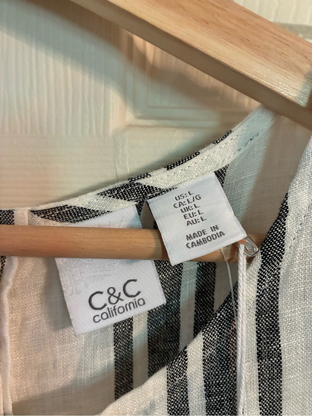 C&C California White Linen Sleeveless Top with Black Vertical Stripes-NWT - Picture 6 of 7